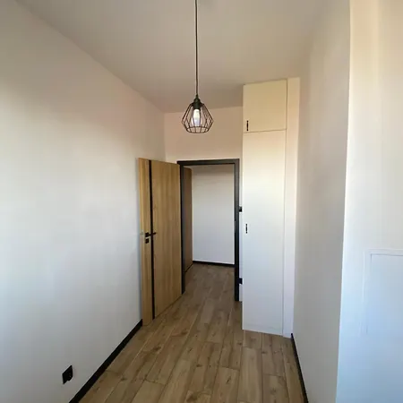 Emerald Center Apartment *